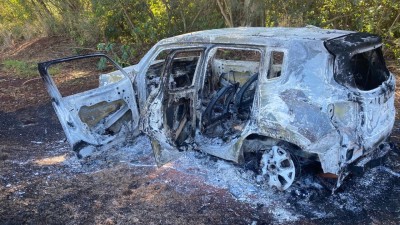 Jeep incendiado pode ter sido usado por “piratas do asfalto” em roubo na região