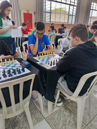 Vitória Albrecht conquista prata no xadrez dos Jogos da Juventude do Paraná