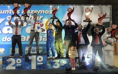 Academia Shutobarai de Palotina conquista hexacampeonato estadual de karatê