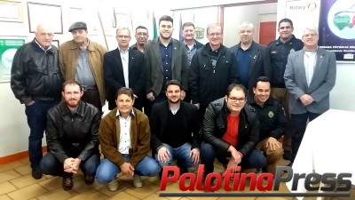 PMs visitam Rotary Club de Palotina para falar sobre campanha de conscientização e combate ao contrabando de agrotóxico