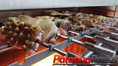 Garanta já o seu churrasco na brasa para o almoço de Domingo. Reservas pelo telefone (44)9 9945 7795