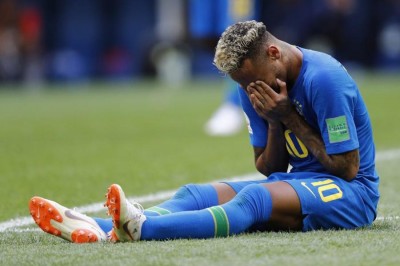 Bar promete bebida de graça a cada tombo de Neymar contra a Sérvia