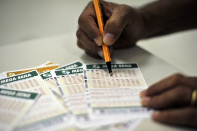 Mega-sena acumula e pode pagar R$ 31 milhões quarta-feira