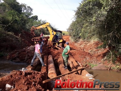 Prefeitura reconstrói ponte na Linha São Vicente