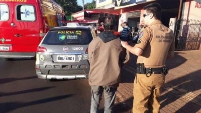 Morador de rua é esfaqueado por ter excesso de chulé, diz Polícia