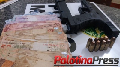 Palotina - Logo após assalto em mercado, Polícia Militar prende suspeitos na posse simulacro com carregador e munições reais.