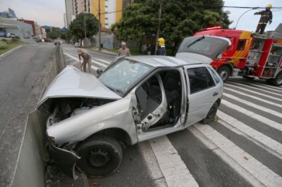 Acidentes de trabalho no trânsito matam mais motoristas que motociclistas no Paraná