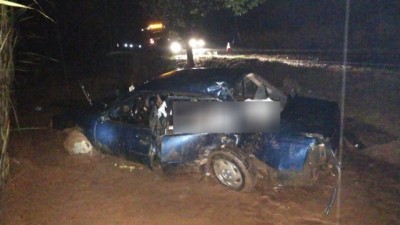 Adolescentes morrem após bater carro contra árvore no interior do Paraná